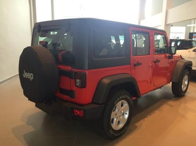 JEEP WRANGLER 3.6 UNLIMITED SPORT 4X4 V6 GASOLINA 4P AUTOMÁTICO JEEP WRANGLER 3.6 UNLIMITED SPORT 4X4 V6 GASOLINA 4P AUTOMÁTICO 2015/2015