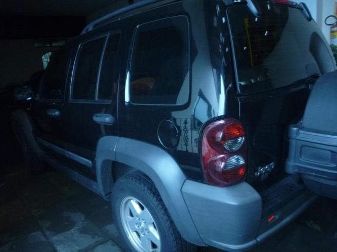 JEEP CHEROKEE 3.7 SPORT 4X4 V6 12V GASOLINA 4P AUTOMÁTICO JEEP CHEROKEE 3.7 SPORT 4X4 V6 12V GASOLINA 4P AUTOMÁTICO 2006/2006