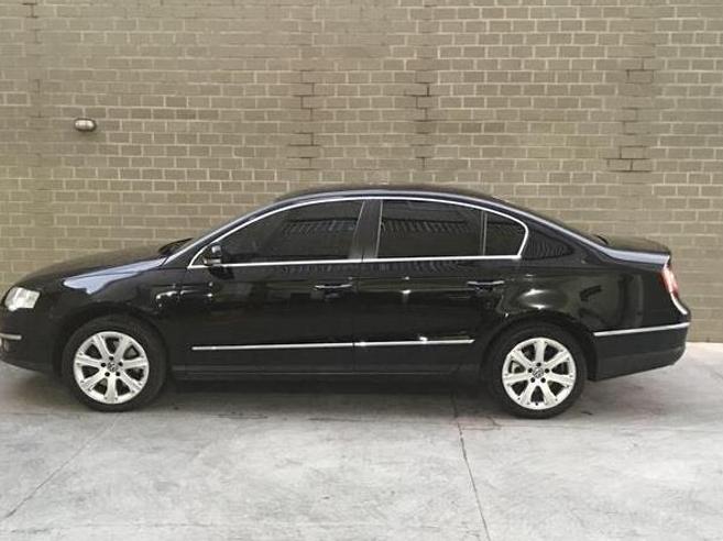 VOLKSWAGEN PASSAT 2.0 FSI COMFORTLINE 16V TURBO GASOLINA 4P TIPTRONIC VOLKSWAGEN PASSAT 2.0 FSI COMFORTLINE 16V TURBO GASOLINA 4P TIPTRONIC 2008/2009