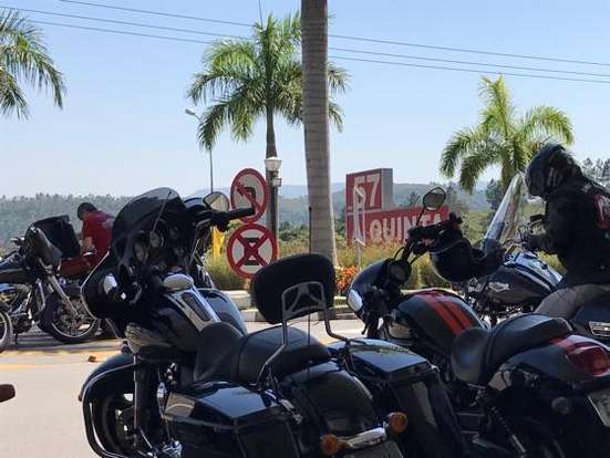 HARLEY-DAVIDSON-SPORTSTER XL 883-2005