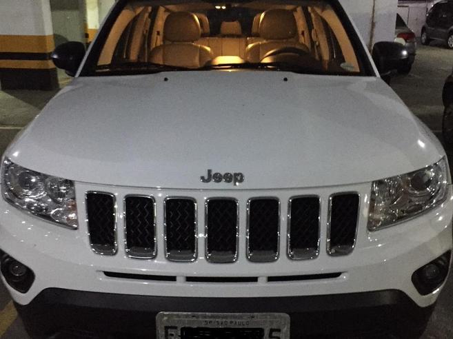 JEEP COMPASS 2.0 SPORT 4X2 16V GASOLINA 4P AUTOMÁTICO JEEP COMPASS 2.0 SPORT 4X2 16V GASOLINA 4P AUTOMÁTICO 2013/2013