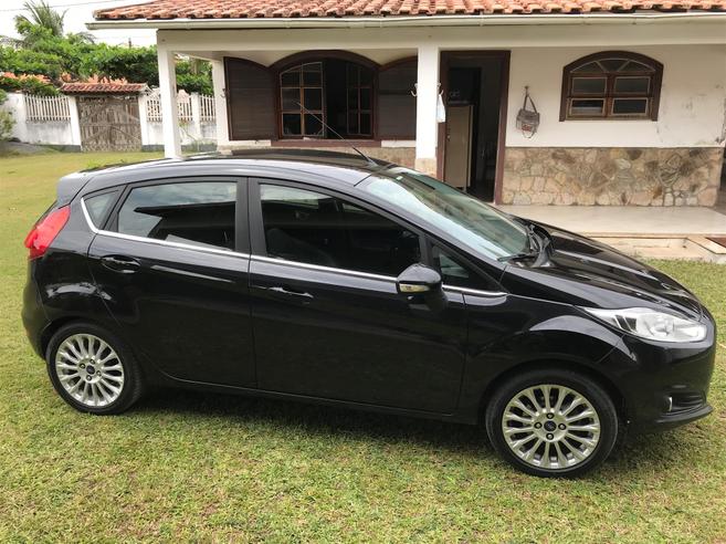 FORD FIESTA 1.6 TITANIUM HATCH 16V FLEX 4P POWERSHIFT FORD FIESTA 1.6 TITANIUM HATCH 16V FLEX 4P POWERSHIFT 2013/2014