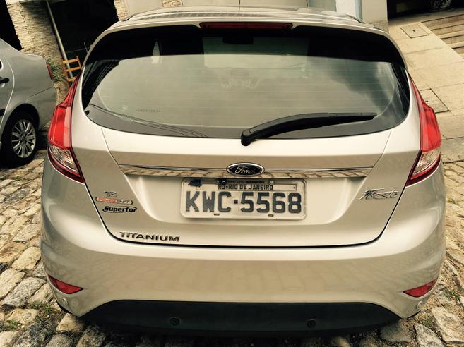 FORD FIESTA 1.6 TITANIUM HATCH 16V FLEX 4P POWERSHIFT FORD FIESTA 1.6 TITANIUM HATCH 16V FLEX 4P POWERSHIFT 2013/2014