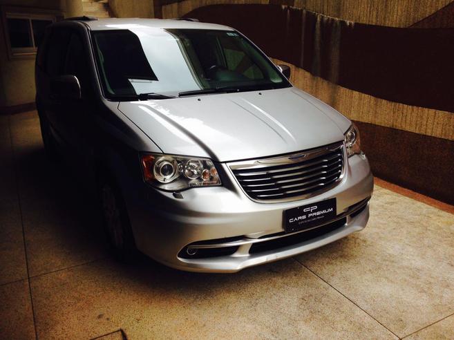 CHRYSLER TOWN & COUNTRY 3.6 LIMITED V6 24V GASOLINA 4P AUTOMÁTICO CHRYSLER TOWN & COUNTRY 3.6 LIMITED V6 24V GASOLINA 4P AUTOMÁTICO 2011/2012