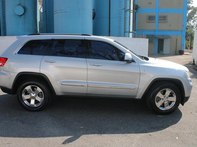 JEEP GRAND CHEROKEE 3.6 LAREDO 4X4 V6 24V GASOLINA 4P AUTOMÁTICO JEEP GRAND CHEROKEE 3.6 LAREDO 4X4 V6 24V GASOLINA 4P AUTOMÁTICO 2010/2011