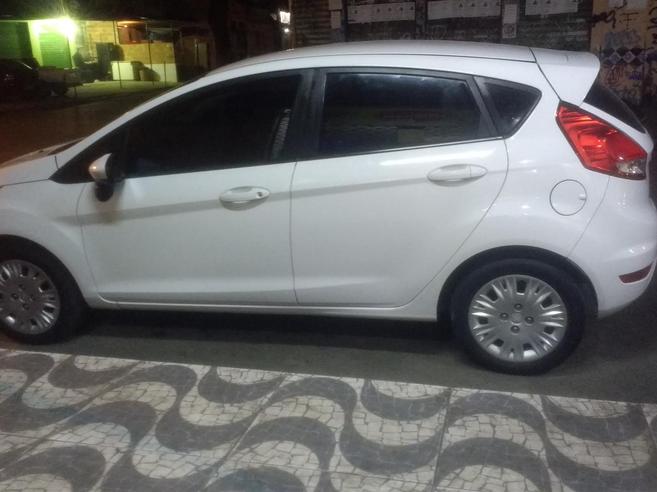 FORD FIESTA 1.5 S HATCH 16V FLEX 4P MANUAL FORD FIESTA 1.5 S HATCH 16V FLEX 4P MANUAL 2014/2014