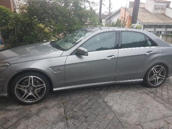 MERCEDES-BENZ E 63 AMG 6.2 SEDAN V8 32V GASOLINA 4P AUTOMÁTICO MERCEDES-BENZ E 63 AMG 6.2 SEDAN V8 32V GASOLINA 4P AUTOMÁTICO 2010/2011