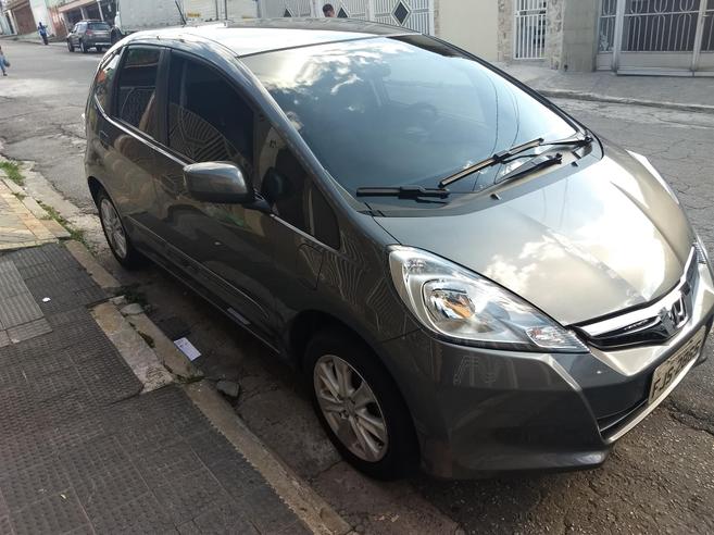 HONDA FIT 1.4 LX 16V FLEX 4P MANUAL HONDA FIT 1.4 LX 16V FLEX 4P MANUAL 2013/2014