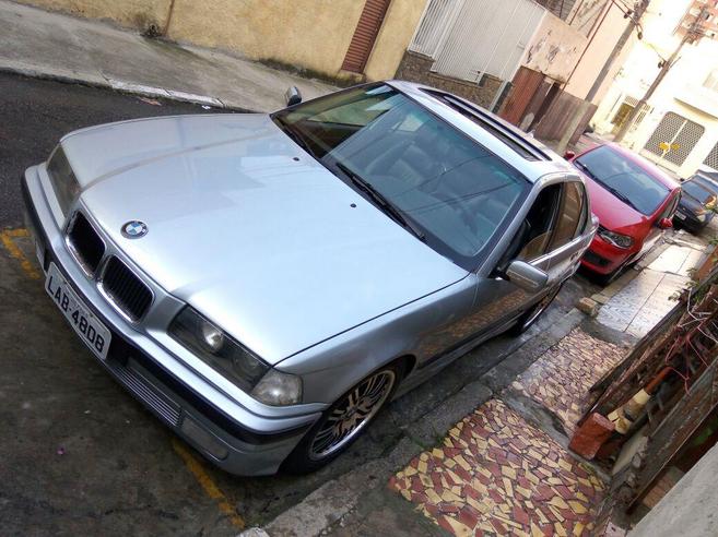 BMW 325i 2.5 SEDAN 24V GASOLINA 4P AUTOMÁTICO BMW 325i 2.5 SEDAN 24V GASOLINA 4P AUTOMÁTICO 1994/1994