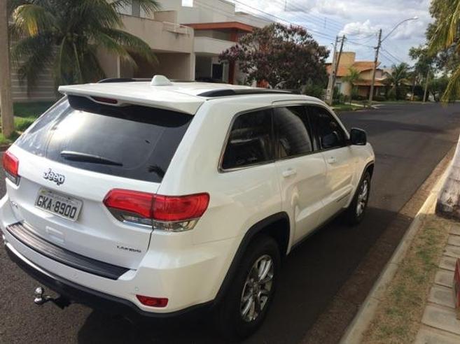 JEEP GRAND CHEROKEE 3.6 LAREDO 4X4 V6 24V GASOLINA 4P AUTOMÁTICO JEEP GRAND CHEROKEE 3.6 LAREDO 4X4 V6 24V GASOLINA 4P AUTOMÁTICO 2015/2015