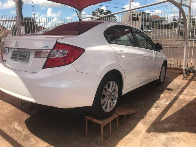 HONDA CIVIC 1.8 LXS 16V FLEX 4P AUTOMÁTICO HONDA CIVIC 1.8 LXS 16V FLEX 4P AUTOMÁTICO 2014/2014