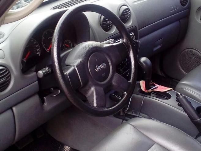 JEEP CHEROKEE 3.7 SPORT 4X4 V6 12V GASOLINA 4P AUTOMÁTICO JEEP CHEROKEE 3.7 SPORT 4X4 V6 12V GASOLINA 4P AUTOMÁTICO 2006/2006