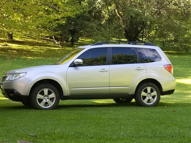 SUBARU FORESTER 2.0 LX 4X4 16V GASOLINA 4P AUTOMÁTICO SUBARU FORESTER 2.0 LX 4X4 16V GASOLINA 4P AUTOMÁTICO 2011/2011
