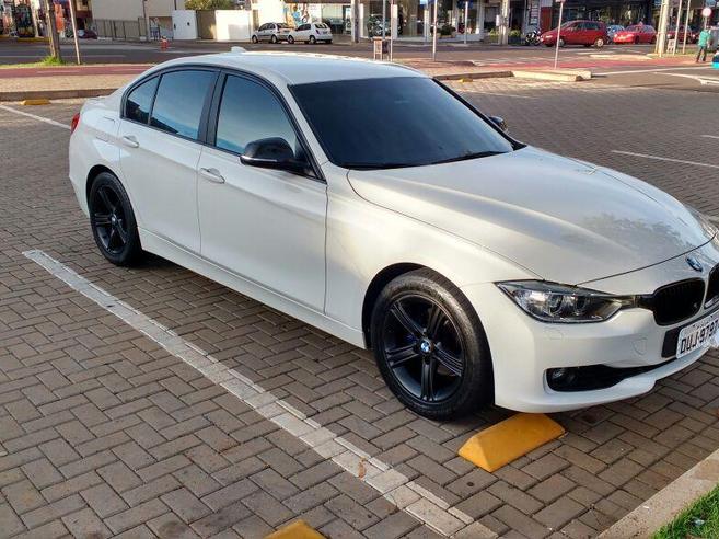 BMW 320i 2.0 16V TURBO GASOLINA 4P AUTOMÁTICO BMW 320i 2.0 16V TURBO GASOLINA 4P AUTOMÁTICO 2013/2013