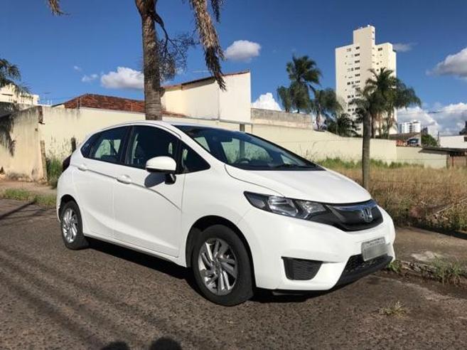 HONDA FIT 1.5 LX 16V FLEX 4P AUTOMÁTICO HONDA FIT 1.5 LX 16V FLEX 4P AUTOMÁTICO 2014/2015