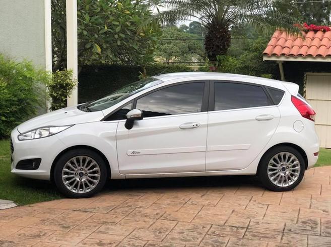 FORD FIESTA 1.6 TITANIUM HATCH 16V FLEX 4P POWERSHIFT FORD FIESTA 1.6 TITANIUM HATCH 16V FLEX 4P POWERSHIFT 2015/2016