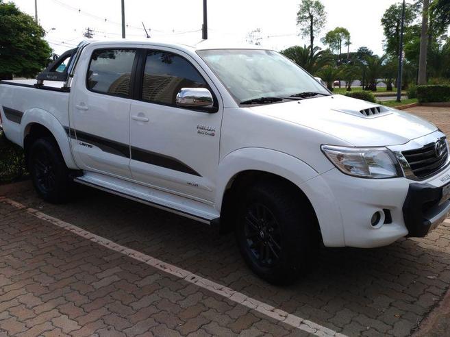 TOYOTA HILUX 3.0 SRV LIMITED EDITION 4X4 CD 16V TURBO INTERCOOLER DIESEL 4P AUTOMÁTICO TOYOTA HILUX 3.0 SRV LIMITED EDITION 4X4 CD 16V TURBO INTERCOOLER DIESEL 4P AUTOMÁTICO 2014/2015