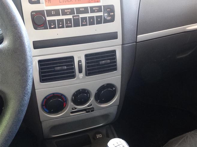 FIAT SIENA 1.4 MPI ELX ATTRACTIVE 8V FLEX 4P MANUAL FIAT SIENA 1.4 MPI ELX ATTRACTIVE 8V FLEX 4P MANUAL 2008/2008
