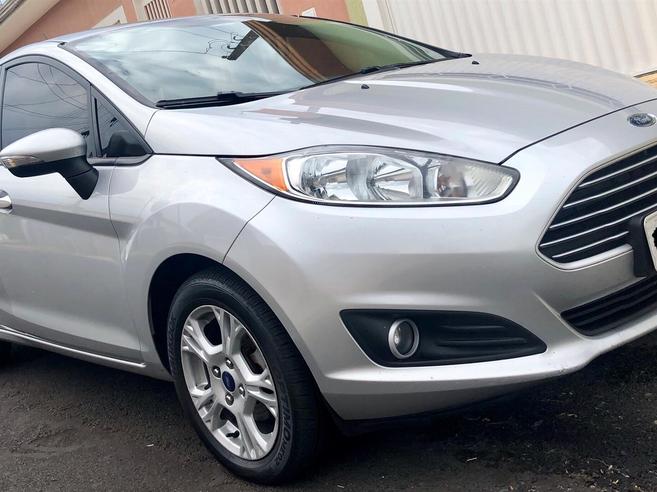 FORD FIESTA 1.6 SE SEDAN 16V FLEX 4P POWERSHIFT FORD FIESTA 1.6 SE SEDAN 16V FLEX 4P POWERSHIFT 2014/2015