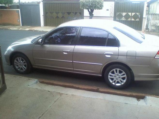 HONDA CIVIC 1.7 LXL 16V GASOLINA 4P AUTOMÁTICO HONDA CIVIC 1.7 LXL 16V GASOLINA 4P AUTOMÁTICO 2004/2004