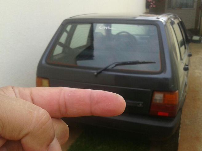 FIAT UNO 1.0 MPI MILLE FIRE 8V GASOLINA 4P MANUAL FIAT UNO 1.0 MPI MILLE FIRE 8V GASOLINA 4P MANUAL 2003/2004