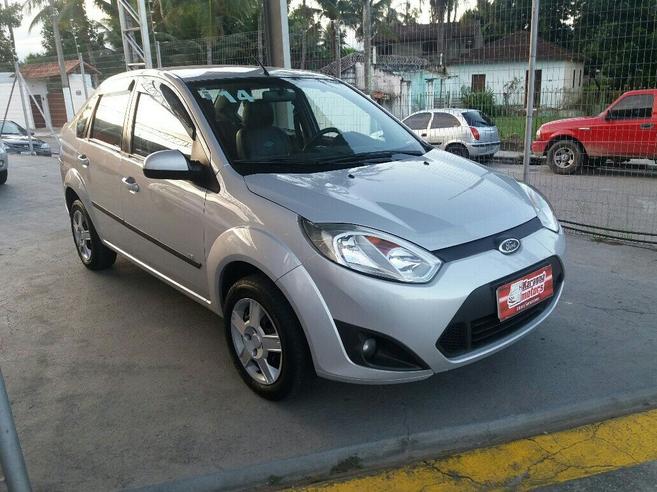 FORD FIESTA 1.0 ROCAM SE SEDAN 8V FLEX 4P MANUAL FORD FIESTA 1.0 ROCAM SE SEDAN 8V FLEX 4P MANUAL 2014/2014