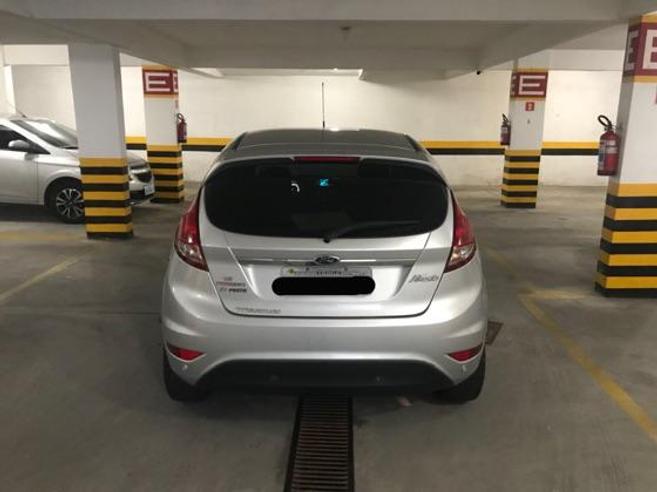 FORD FIESTA 1.6 TITANIUM HATCH 16V FLEX 4P POWERSHIFT FORD FIESTA 1.6 TITANIUM HATCH 16V FLEX 4P POWERSHIFT 2015/2016