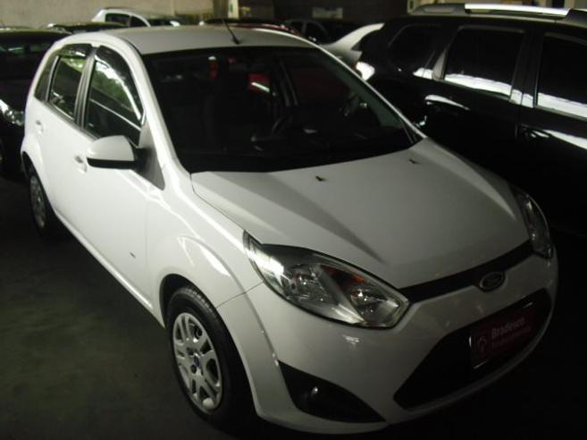 FORD FIESTA 1.6 ROCAM SE 8V FLEX 4P MANUAL FORD FIESTA 1.6 ROCAM SE 8V FLEX 4P MANUAL 2013/2014