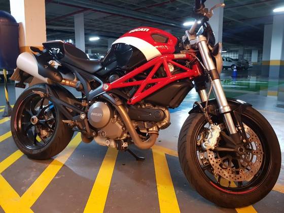 DUCATI MONSTER 796 