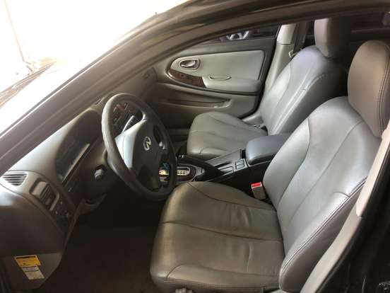 NISSAN-MAXIMA-2001