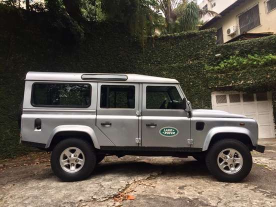 Land rover defender 2008