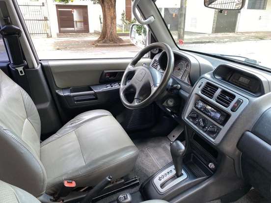 MITSUBISHI-PAJERO TR4-2004