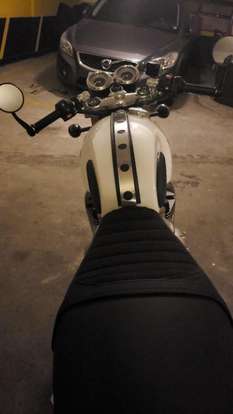TRIUMPH-THRUXTON R-2018