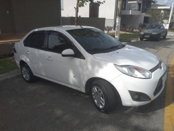 FORD FIESTA 1.6 ROCAM SE SEDAN 8V FLEX 4P MANUAL