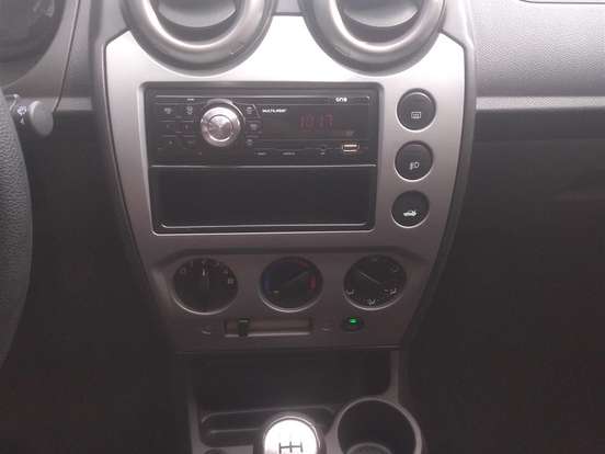 FORD-FIESTA-1.6 ROCAM SE SEDAN 8V FLEX 4P MANUAL FORD-FIESTA-2014