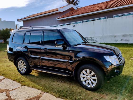 Imagem de MITSUBISHI PAJERO FULL 3.2 HPE 4X4 16V TURBO INTERCOOLER DIESEL 4P AUTOMÁTICO