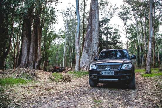 MITSUBISHI-PAJERO TR4-2.0 4X2 16V 140CV FLEX 4P MANUAL MITSUBISHI-PAJERO TR4-2012