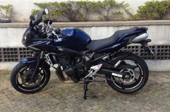 YAMAHA-FAZER 600S-2009