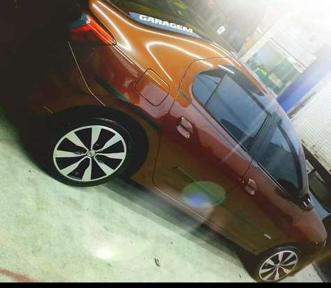 RENAULT-LOGAN-2014