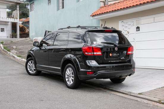 FIAT-FREEMONT-2013