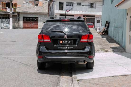 FIAT-FREEMONT-2013