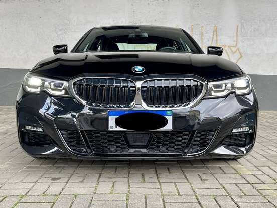 BMW-320i-2021