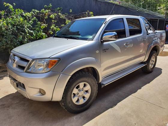 TOYOTA HILUX 2.5 STD 4X4 CD 16V TURBO DIESEL 4P MANUAL