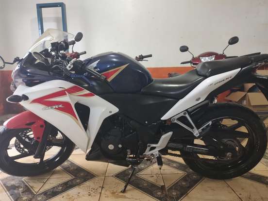 HONDA-CBR 250R-2011