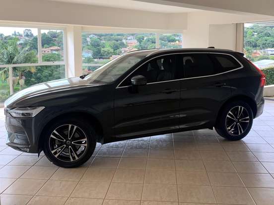 VOLVO-XC60-2.0 T5 GASOLINA MOMENTUM AWD GEARTRONIC VOLVO-XC60-2018