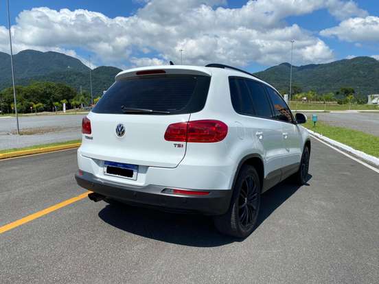 VOLKSWAGEN-TIGUAN-1.4 TSI 16V TURBO GASOLINA 4P DSG VOLKSWAGEN-TIGUAN-2017