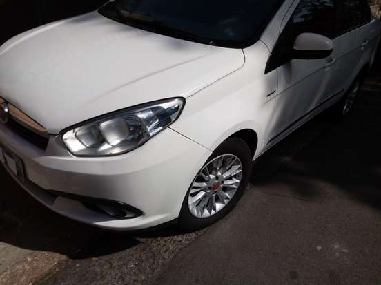 FIAT-GRAND SIENA-1.6 MPI ESSENCE 16V FLEX 4P AUTOMATIZADO FIAT-GRAND SIENA-2013