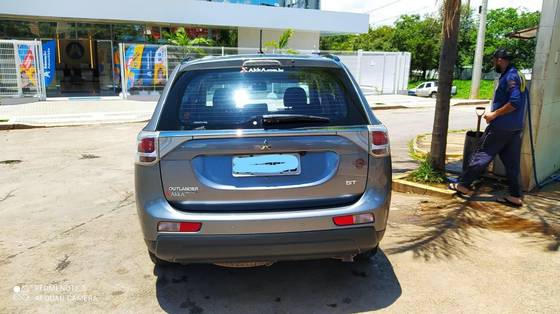 MITSUBISHI OUTLANDER 3.0 GT 4X4 V6 24V GASOLINA 4P AUTOMÁTICO