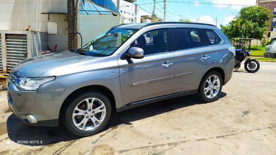 MITSUBISHI-OUTLANDER-2014
