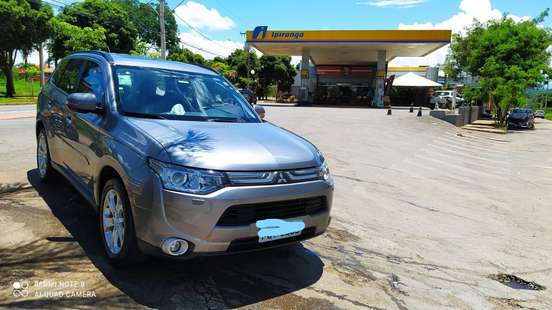 MITSUBISHI-OUTLANDER-2014